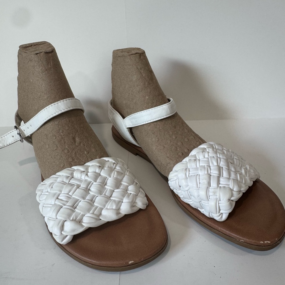 Steve Madden Karina Girls' White Ankle Strap Sandals Sz 5